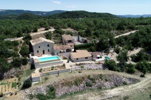 Domaine la melette gites de caractères  Simiane la Rotonde0135.JPG