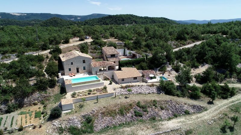 Domaine la melette gites de caractères  Simiane la Rotonde0135.JPG