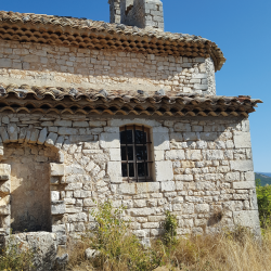 Vieux village au dessus du Montsalier